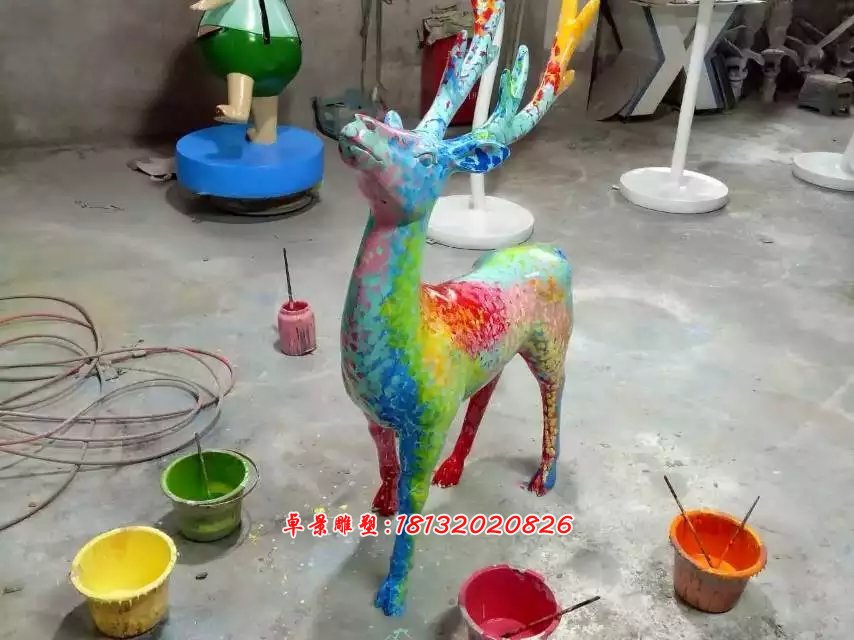玻璃鋼彩色小鹿雕塑，卡通小鹿雕塑