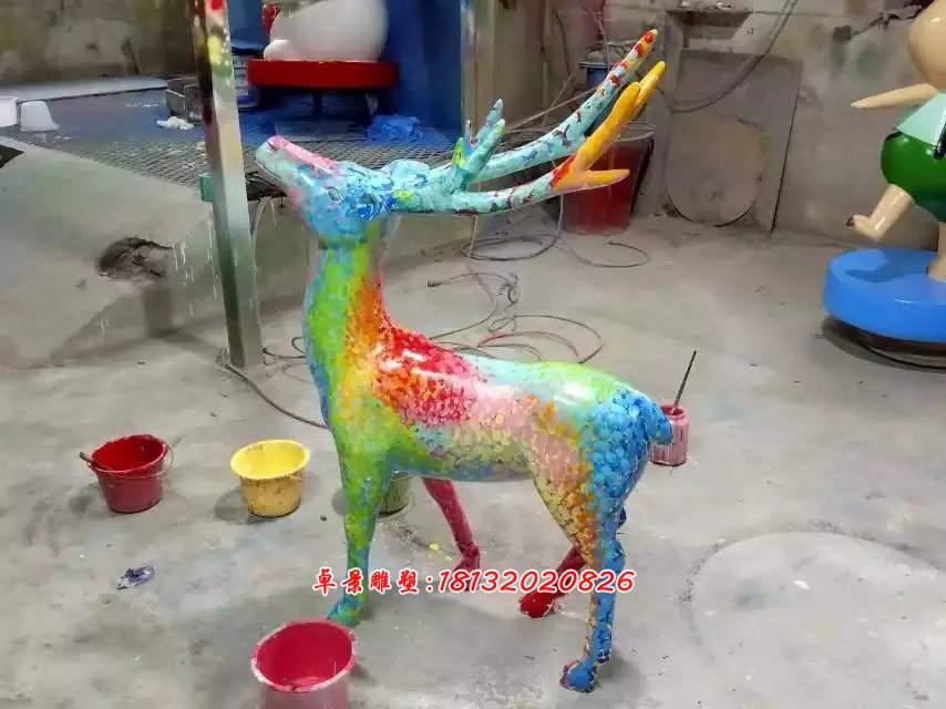 玻璃鋼彩色小鹿雕塑，卡通小鹿雕塑
