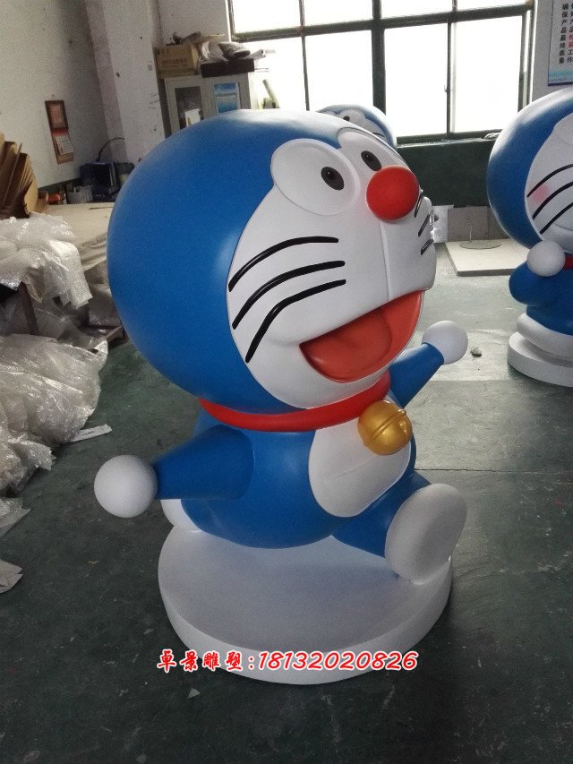 機(jī)器貓彩繪雕塑，玻璃鋼卡通機(jī)器貓現(xiàn)貨雕塑