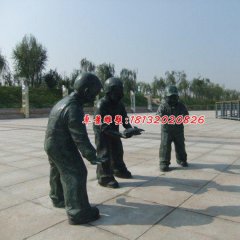 廣場(chǎng)人物雕塑，小孩玩耍銅雕