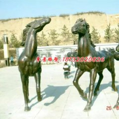 小馬一家三口銅雕，廣場(chǎng)銅馬雕塑