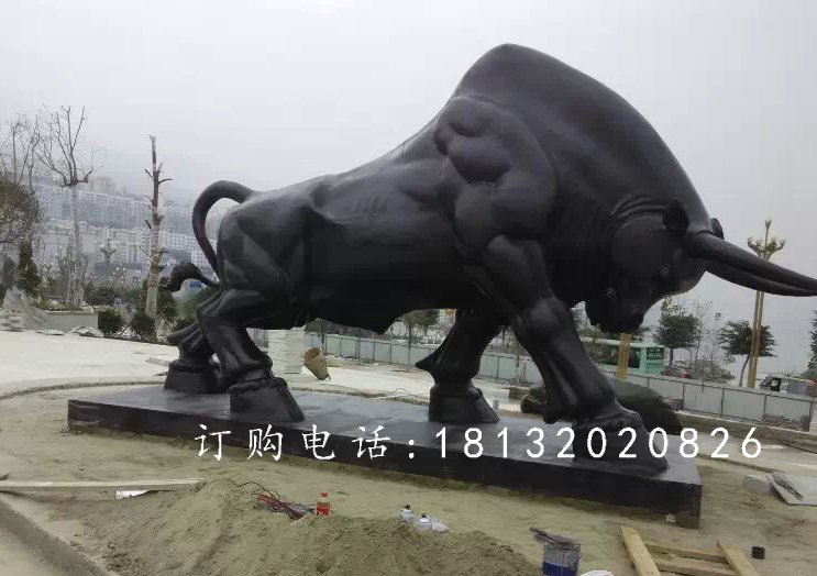 銅牛雕塑，拓荒牛雕塑