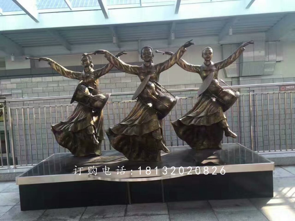 少數(shù)民族跳舞雕塑，廣場人物銅雕