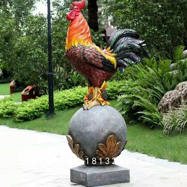 踩球公雞雕塑，玻璃鋼動物雕塑