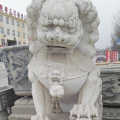 繡球獅子雕塑，石雕看門獅子