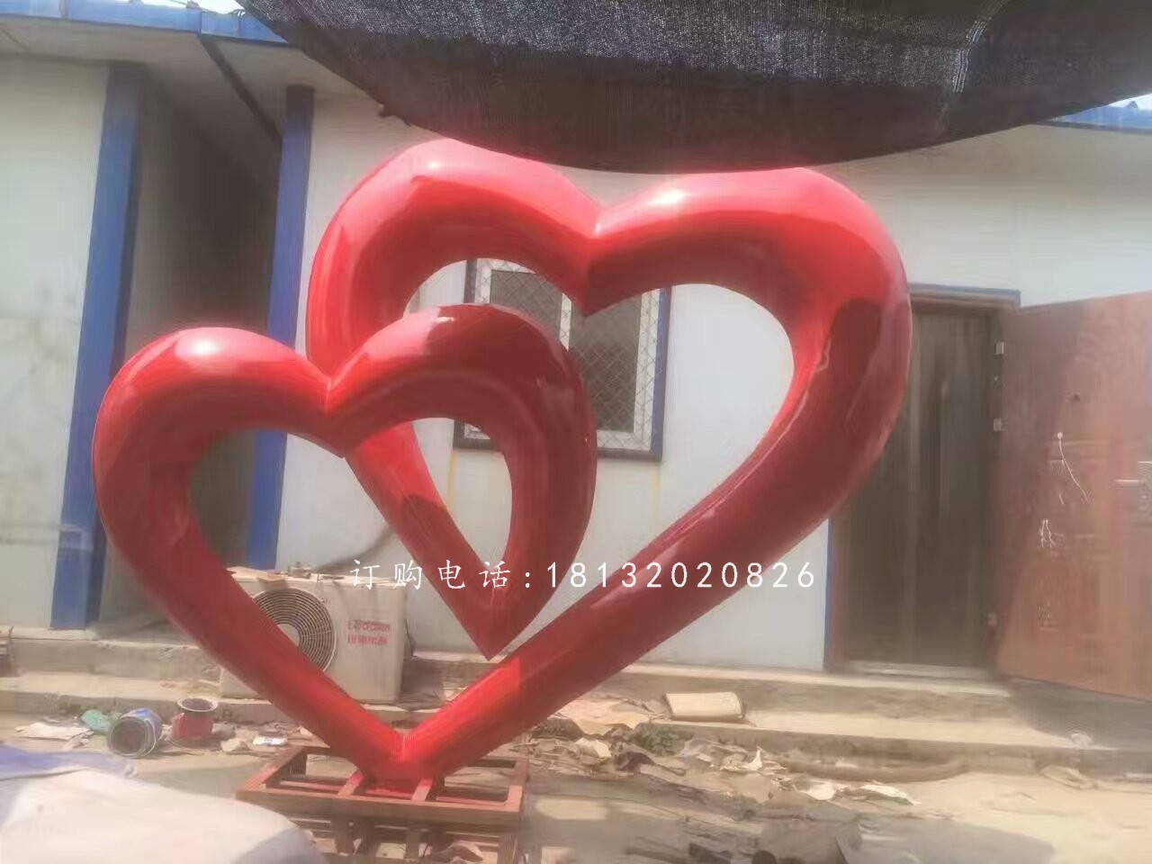 步行街景觀雕塑，玻璃鋼心連心