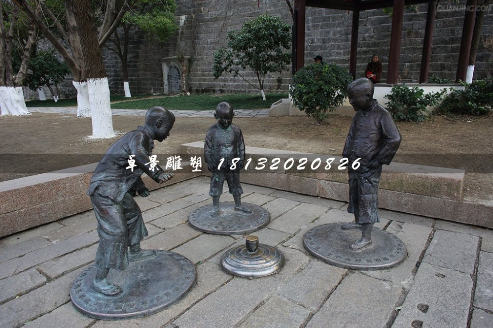 小孩玩陀螺銅雕，公園小品銅雕
