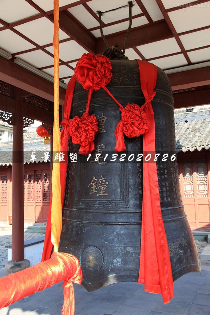 鐘雕塑，廣場(chǎng)銅鐘雕塑
