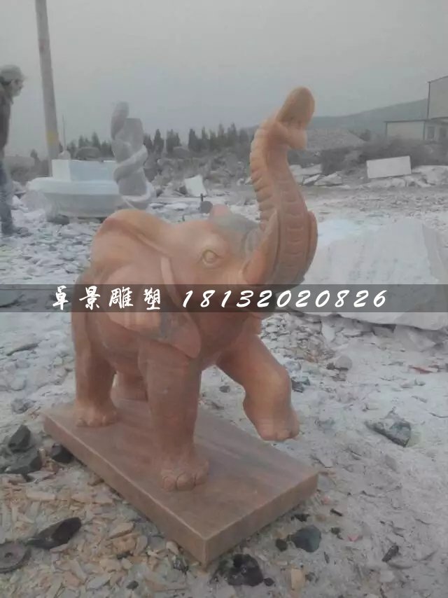 象鼻向上石雕，晚霞紅小象 (2)