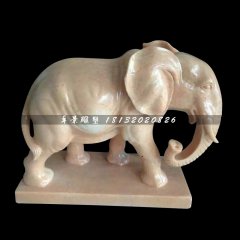 石雕大象，廣場(chǎng)晚霞紅大象