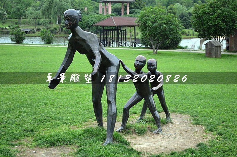 老鷹捉小雞銅雕，公園抽象人物雕塑