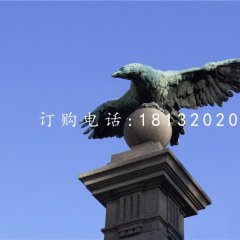 老鷹踩球銅雕，青銅老鷹雕塑
