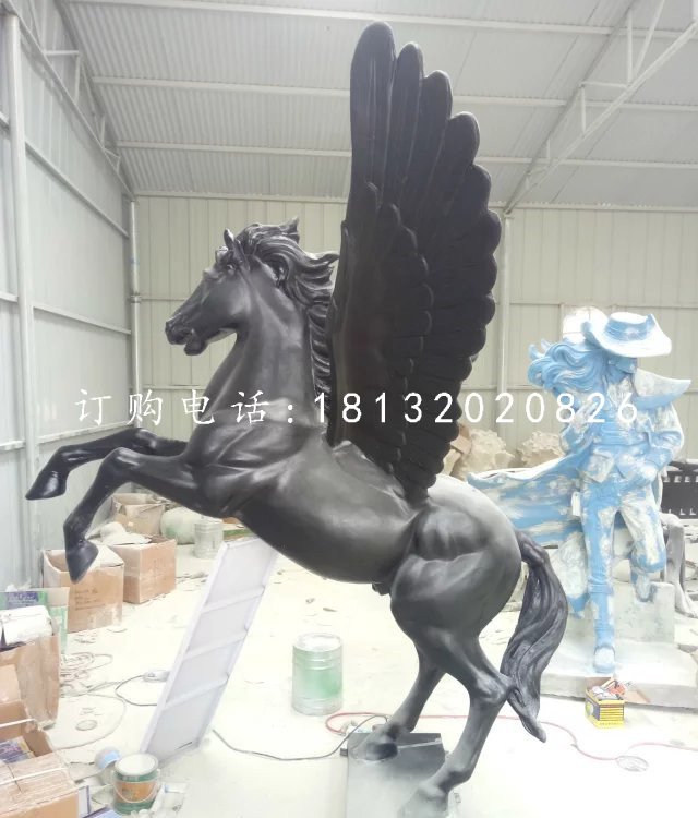 飛馬雕塑，廣場(chǎng)銅馬雕塑