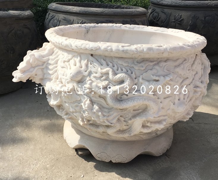 龍浮雕水缸，圓形石水缸