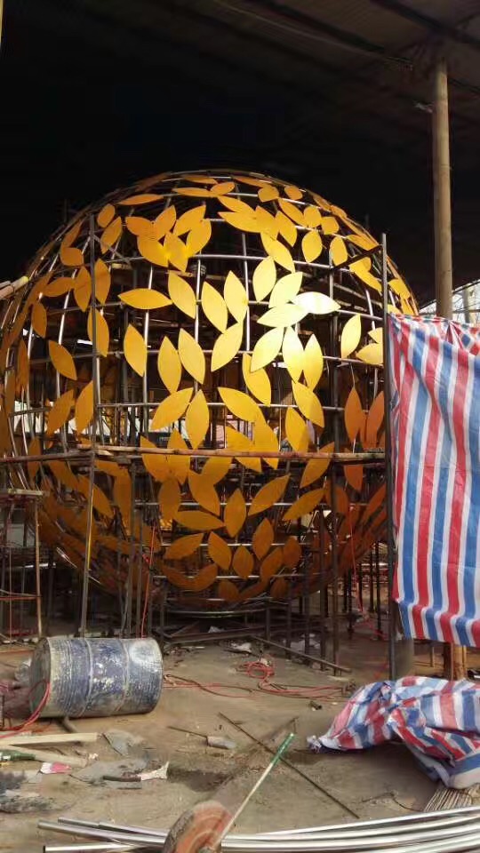 不銹鋼樹葉鏤空球雕塑，景觀不銹鋼雕塑