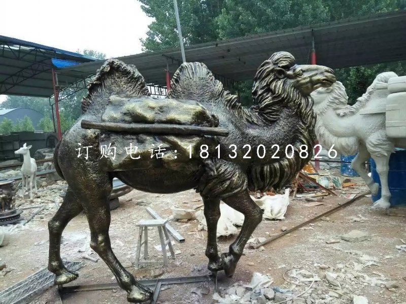 馱貨駱駝雕塑，玻璃鋼仿銅動物雕塑