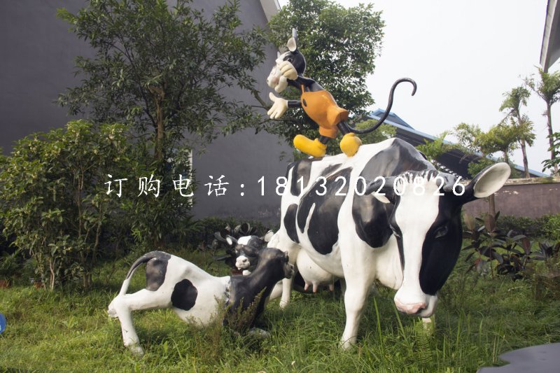玻璃鋼奶牛雕塑，公園動(dòng)物雕塑