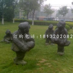 小孩斗雞銅雕，公園小品銅雕