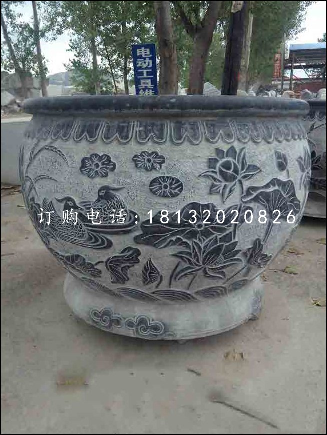 荷花石浮雕水盆，青石水缸