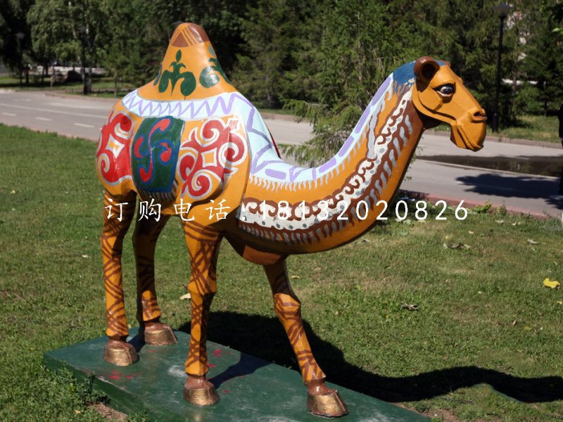 玻璃鋼駱駝雕塑，彩繪動物
