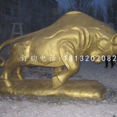 銅雕開荒牛，廣場(chǎng)銅牛雕塑