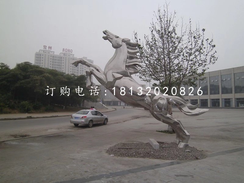不銹鋼立馬雕塑