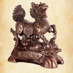 聚福鎮(zhèn)宅麒麟銅雕，門口麒麟銅雕
