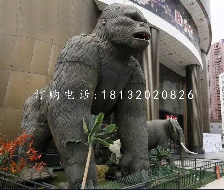仿真大猩猩雕塑，玻璃鋼動(dòng)物雕塑.jpg