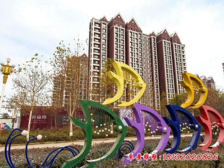不銹鋼抽象魚群雕塑，小區(qū)公園景觀雕塑