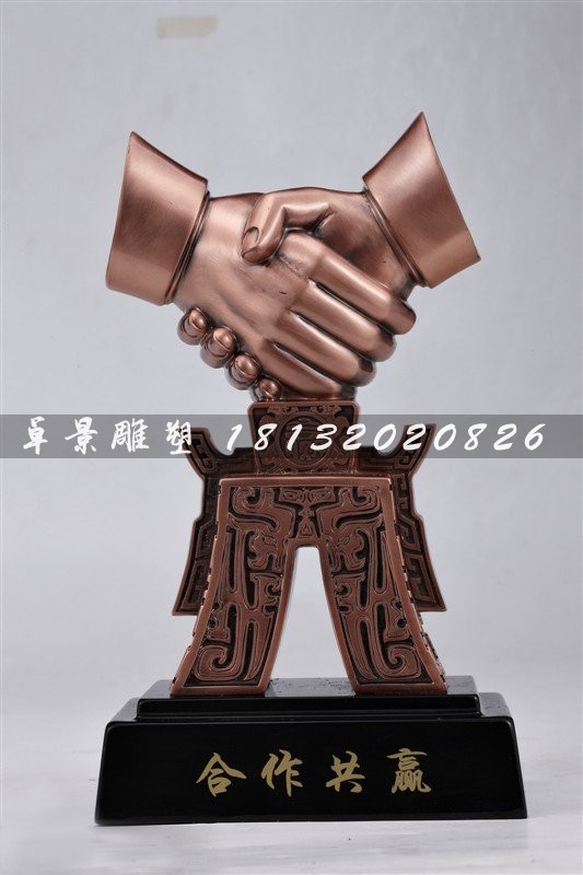 握手銅雕，合作共贏企業(yè)銅雕