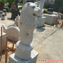 花崗巖噴水魚(yú)尾獅石雕
