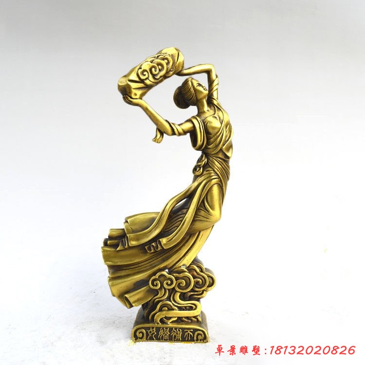 女媧補(bǔ)天銅雕，神話人物